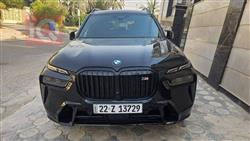 بی ئێم دەبڵیو X7